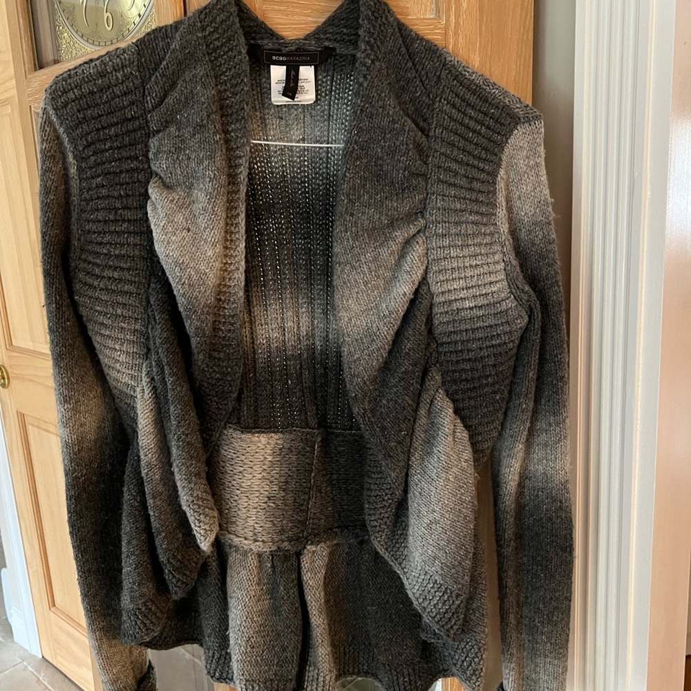 BCBG grey scalloped sweater XS